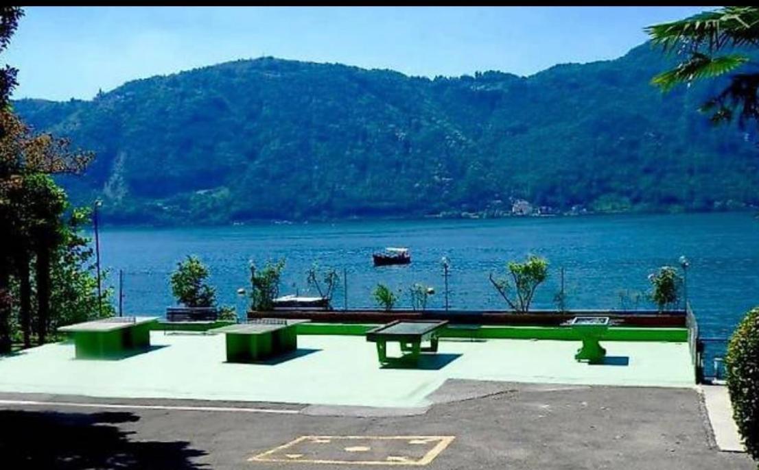 Bellavista Apartment Bissone Luaran gambar
